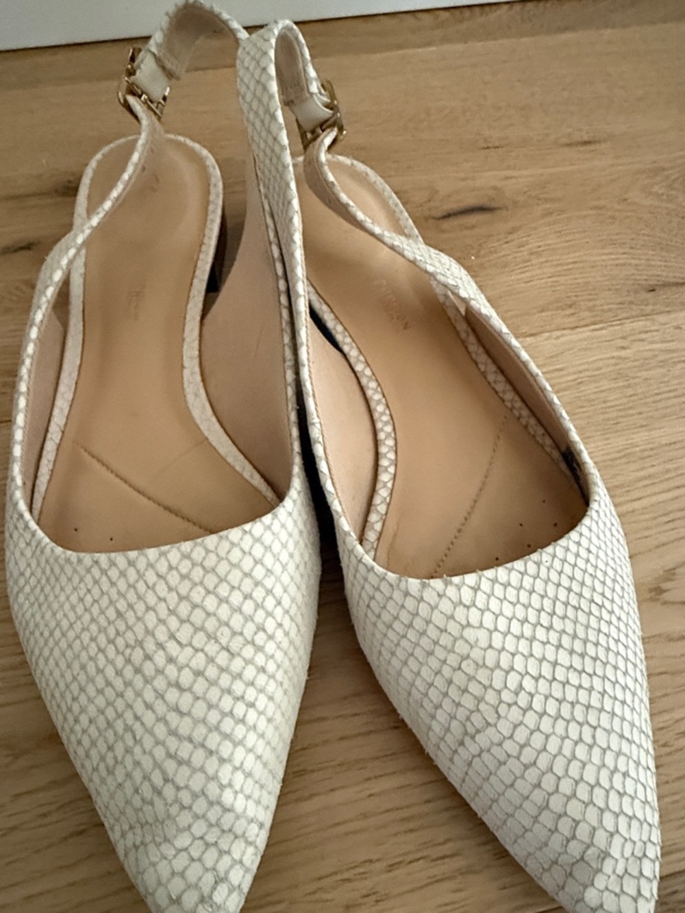 Clarks White Textured Pointed Slingback Flats